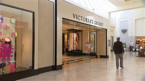 Victoria S Secret To Close Dozens Of Stores Wjar