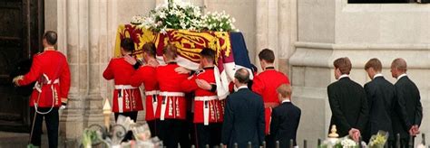 Princess Diana Funeral Photos 30 Unforgettable Moments At The Funeral