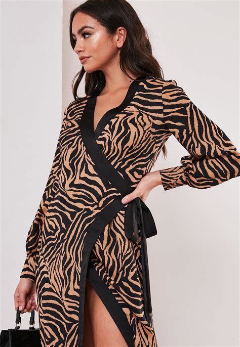 Petite Brown Tiger Print Maxi Wrap Dress Missguided