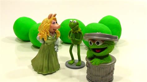 Learn The Color Green With Miss Piggy Kermit Oscar The Grouch And