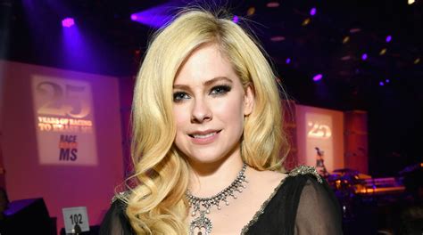 Avril Lavigne Addresses Conspiracy Theory That She Died Back In 2003