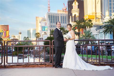 capture the beautiful city of las vegas as your backdrop on your special day 😍 contact the