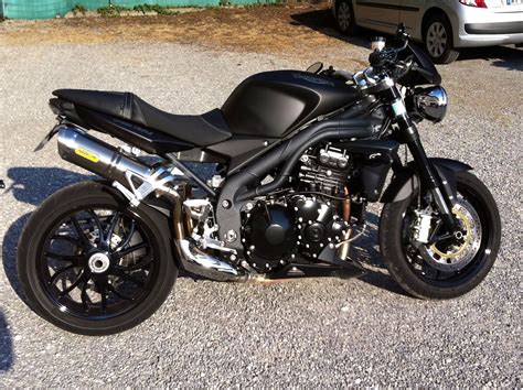 One minor disappointment is the clunky nature of the gear changes, but yet it is reassuring to know it has gone into gear as you've wanted the brakes front on some of the earlier 1050's including mine a late 06 plate. TRIUMPH Speed Triple 2008 | Triumph speed triple, Yamaha ...