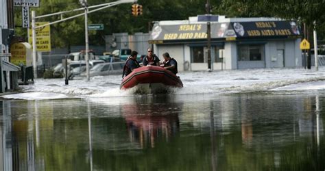 Hurricane Irene Slams Into Nj Shuts Down Nyc Weather Nbc News