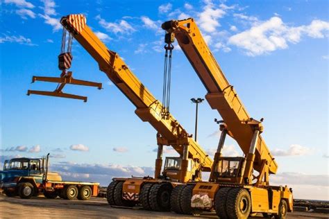 The 5 Different Types Of Cranes Used For Construction