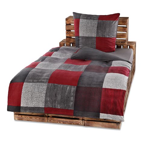 Verkaufe diese bettwäsche, preis pro garnitur 15€, versand bei kostenübernahme von 5€ möglich. Microfaser-Bettwäsche - grau-rot - 135x200 cm | Online bei ...