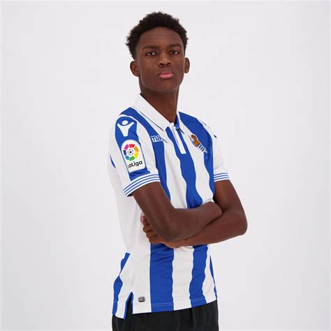 Real sociedad heeft na tien wedstrijden in de primera división ingegrepen. Macron Real Sociedad Home 2019 Authentic Jersey - FutFanatics