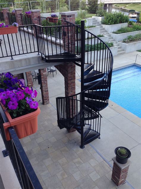 Amazing 40 Outdoor Spiral Staircase Design To Be Inspire Homimu