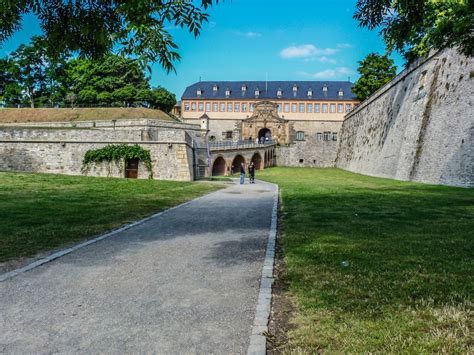 Adresse, telefon, fax, öffnungszeiten, kundenrezensionen, fotos, wegbeschreibungen und mehr. Foto-Download - EVE Tourist-Information in Erfurt
