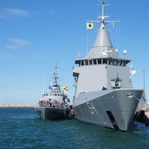 Los nuevos navíos de la Armada arribaron a Comodoro Radio 3 Cadena