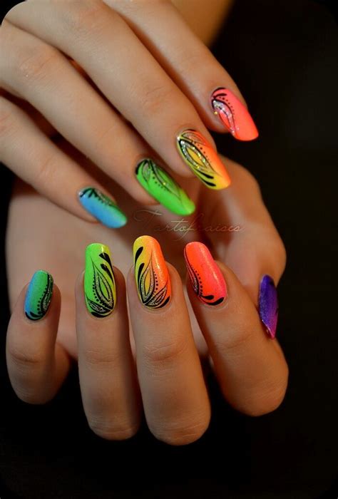 Pin By Miss Ivy On Onglerie Neon Nail Designs Beach Nail Designs