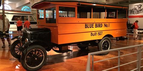 La Fascinante Historia De Blue Bird Corporation Y El Autobús Escolar