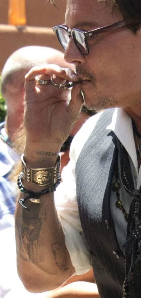 Cigar Johnny Depp Fans Heres Johnny Beautiful Men Beautiful People Gorgeous Jhonny Deep