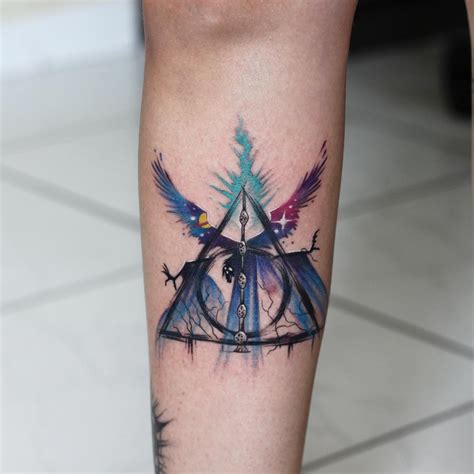 You do not have to opt for just any kind of harry potter tattoo. 10 'Harry Potter'-Themed Tattoos That Are Absolutely Magical