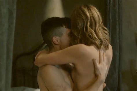 Annabelle Wallis Rides A Guy In Peaky Blinders