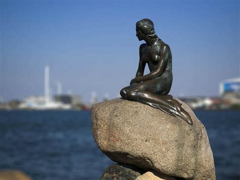 Little Mermaid Copenhagen Statue Facts And Real Story Visit Boat Tour