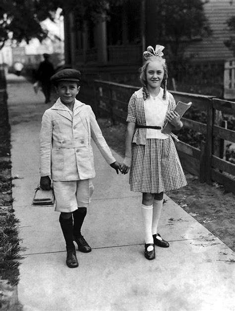 These Old Photos Show What The First Day Of School Looked Like In The