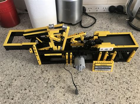 Lego Moc Sawyer Scissor Lift Ii Gbc Module By Jjsherm2 Rebrickable