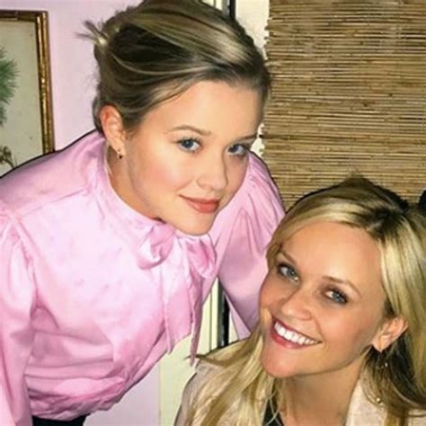 Separated At Birth All The Photographic Evidence Reese Witherspoon And Daughter Ava Phillippe