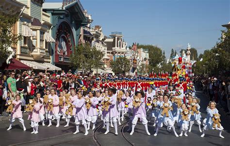 2011 Disney Parks Christmas Day Parade Airs December 25 On Flickr