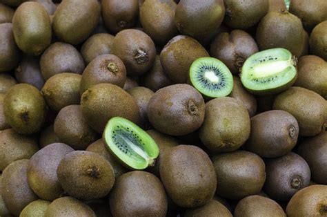 Maybe you would like to learn more about one of these? Kiwi - what properties and nutritional values does this ...