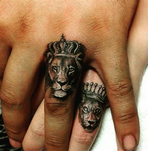 Löwen kopf tattoo löwe schulter tattoo männer tattoos oberarm bären tattoo löwe tatoo tattoo sternzeichen tattoo tiere löwe kopf inspirierende tattoos. Tattoo Löwe: Symbolik und attraktive Designs für beide ...