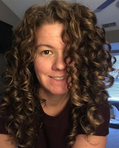 20 Neat And Clean Naturally Curly Hairstyles For Women Haircuts