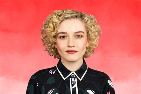 18 Things To Know About Julia Garner Hey Alma
