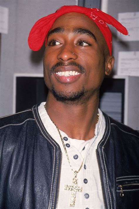The Most Iconic Accessories Of All Time Tupac Pictures Tupac Shakur