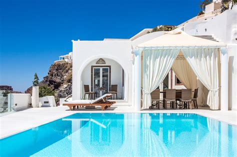 There Are More Than 800 Hotels Squeezed Onto Santorini The