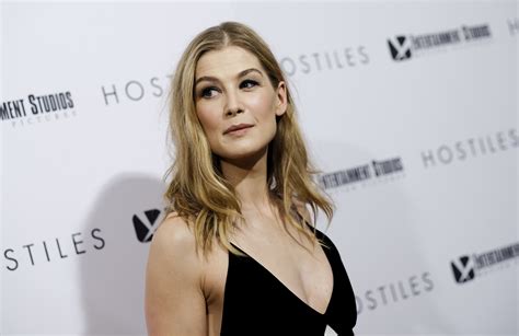Rosamund Pike Says James Bond Shouldnt Be Female Indiewire