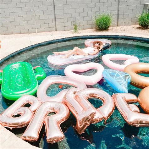 20 awesome bachelorette pool party ideas
