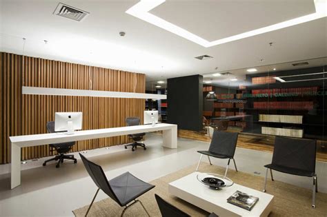 Gaya artistik yang bernuansa tempo dulu ini dapat diwujudkan melalui berbagai benda seperti lampu neon flex atau furniture kayu serta beberapa tanaman hias berukuran kecil. 20 Desain Interior Kantor Minimalis Modern