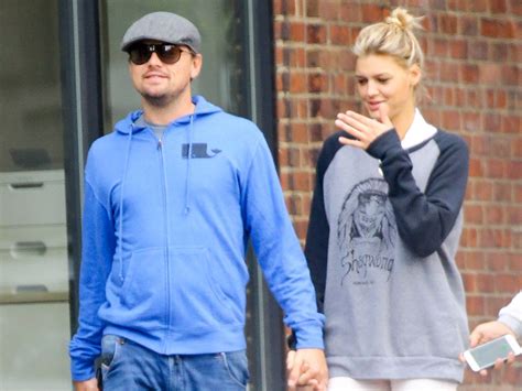 Maybe you would like to learn more about one of these? 1. Liebes-Bild: Hier zeigt Leo DiCaprio seine neue ...