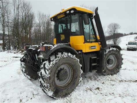 Traktor Jcb Fastrac 3220