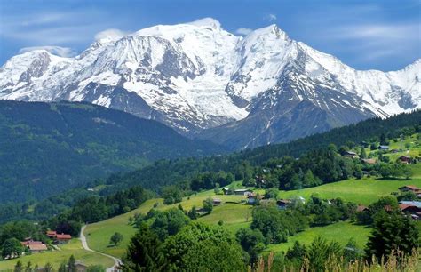 Mont Blanc Mountains In Italy Places To Travel Mountain Resort