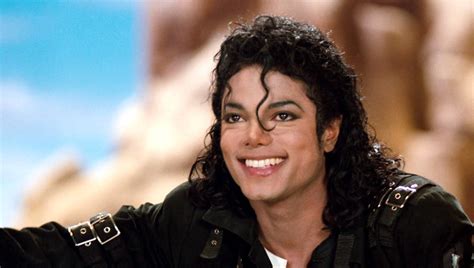 Download Michael Jackson Smile Wallpaper