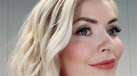 Holly Willoughbys Makeup Artist Uses £5 Blush To Achieve Her Youthful Glow Mirror Online