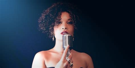 Whitney Houston Tribute Acts Book The Best In The Uk Shout Entertainment