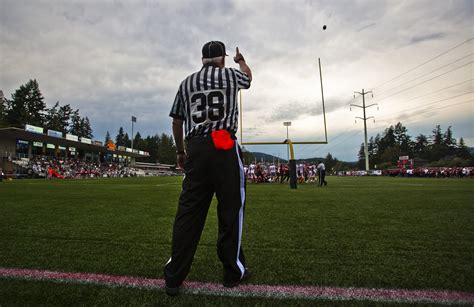 The Referee Signals A Field Goal By The Westshore Rebels V Flickr