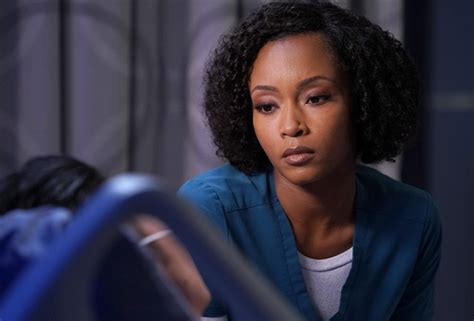 Chicago Med Recap Season Premiere Yaya DaCosta Returns In April Worldtimetodays