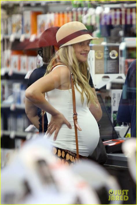 Teresa Palmer Newly Married And Very Pregnant On Xmas Eve Photo 3018171 Pregnant Celebrities