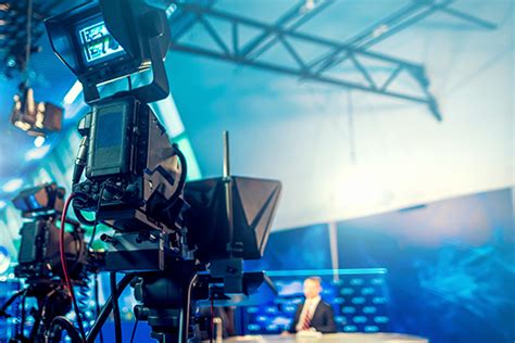 To spread information to a lot of people…. Broadcast Network Services | Medium and Large Business | Bell Canada