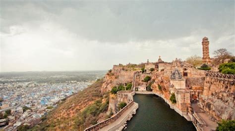 Visit Chittorgarh Fort In Rajasthan One Of The Largest Forts In India