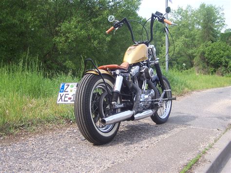 Wir verkaufen hier eine schöne sportster xl 1200 aus bj 2011, 1200 ccm , 5 gang, einspritzer model, schwarz, 12983 km gelaufen, tüv neu, 5 hd, sehr schöner umbaus,satter sound, sehr viel zubehör, läuft tadellos und sehr gepflegt. BIKEWORK - » Harley Davidson Sportster 1200