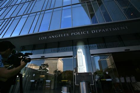 Lapd Officer Who Attended Trump Rally Ahead Of Capitol Attack Directed To Speak With Fbi Ktla