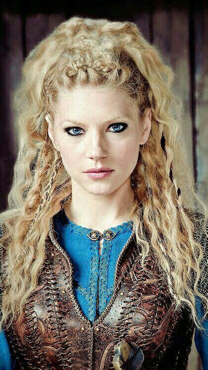 The female characters specifically have some of the best hairstyles you. Kathryn Winnick... 😍 | Peinados vikingos, Trenzas vikingas ...