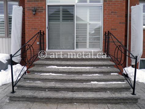 The handrail, itself, should be easy to grip, with a minimum diameter of 1 1/4 inches and a maximum diameter of 2. Deck Handrail Systems Height Code Regulations and Installation