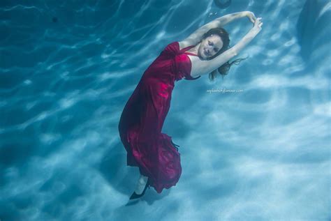 Diana Swims In A Red Gown Csog312