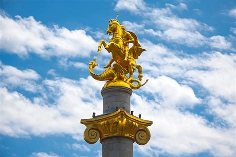 Premium Photo Saint George Monument On The Freedom Square In Tbilisi